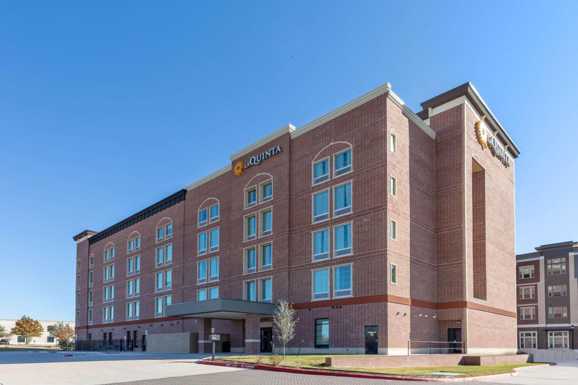 La Quinta Inn & Suites By Wyndham Dallas - Frisco Stadium Kültér fotó